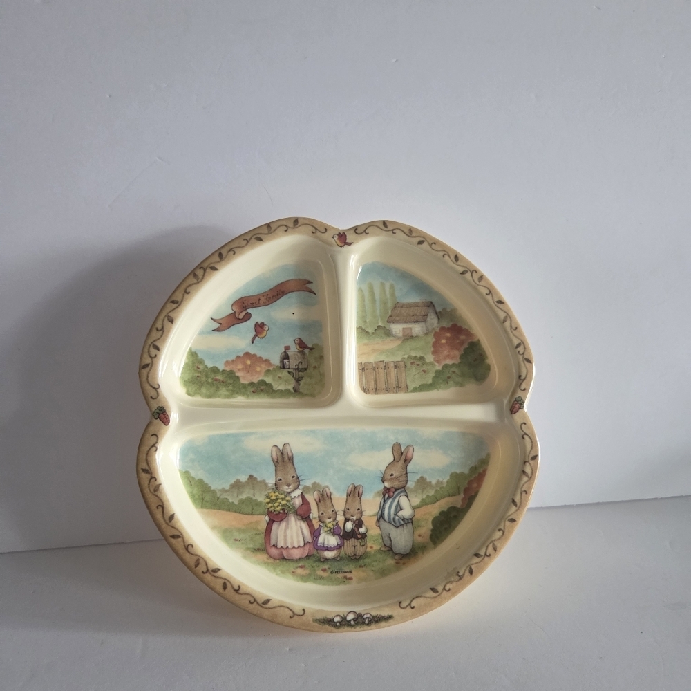 Vintage Pecoware Peter Rabbit   Divided Plastic  Plate